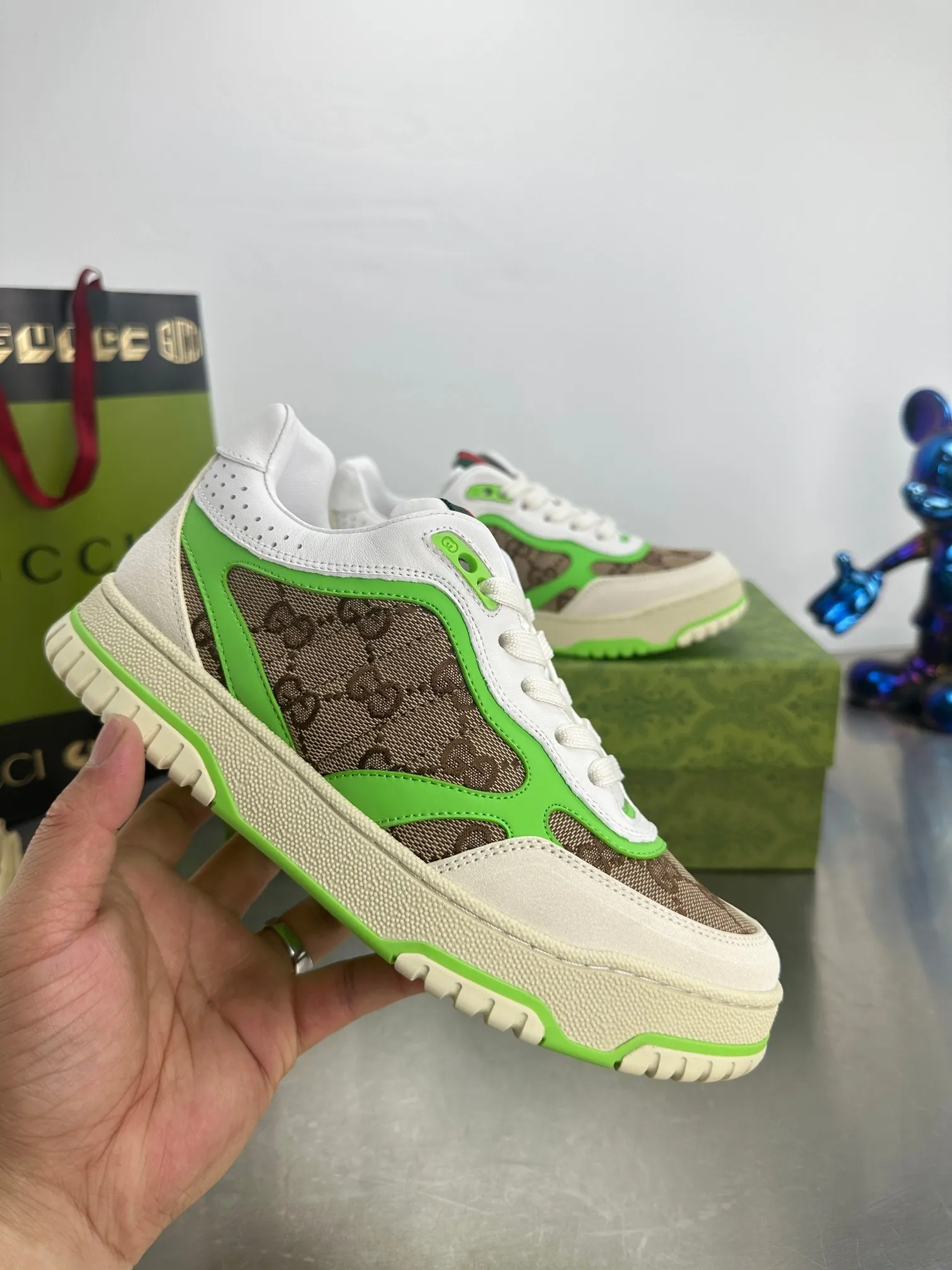 👟👟Ex-factory price 600👟👟 Gucci's latest hot-selling series of high and low-cut distressed couple's sneakers are shipped. The original version is purchased, developed and manufactured. This high-low top sneaker adopts a basketball-style silhouette design, cleverly integrated with hollow panels and distressed effects, showing its unique ingenuity. The ingenuity incorporates brand logo details such as interlocking Double G styling accessories and Gucci lettering, a low-key tribute to the brand's design heritage. Exquisite packaging at the delivery counter 🛍📦 ▪️ Fabric: Original customized imported first-layer cowhide ▪️ Inner lining: Imported first-layer cowhide ▪️ Sole: Original molded TPU sole ▪️ Sole thickness: 3cm ▪️ Size: 35-46 (Male 38 46 customized)